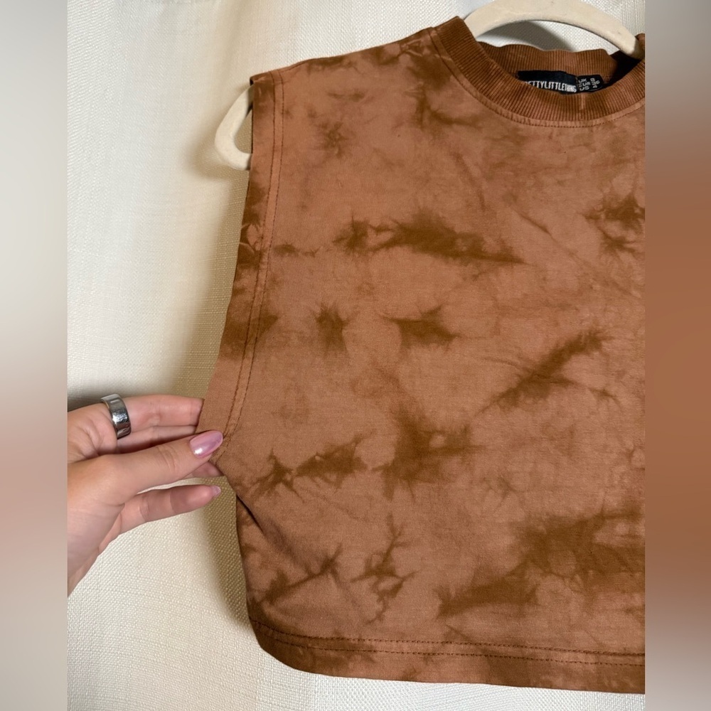 PrettyLittleThing Brown Tie Dye Cropped Muscle Tank Top US 4 - Picture 4 of 7
